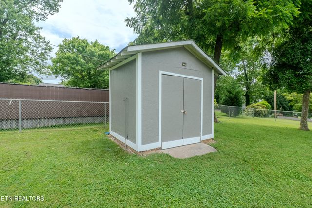 213 Colonial Drive, Knoxville, TN 37920