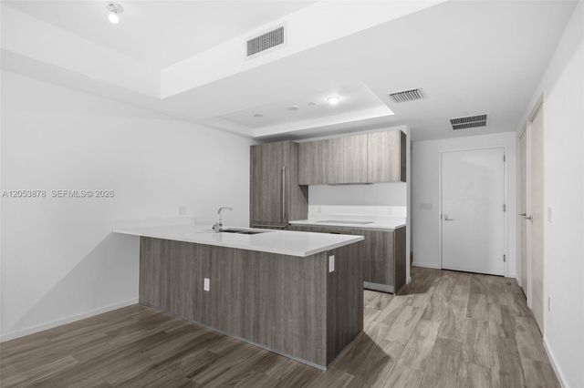 801 S Miami Avenue 2002, Miami, FL 33130