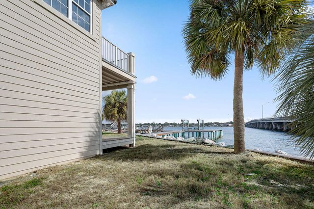 901 Lighthouse Road, Fort Walton Beach, FL 32547