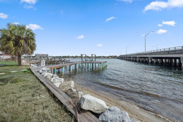 901 Lighthouse Road, Fort Walton Beach, FL 32547