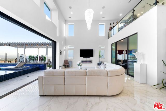 20422 W Birmingham Way, Porter Ranch (los Angeles), CA 91326