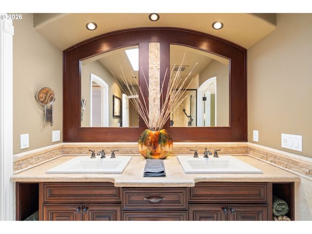 2809 Se MYRTLEWOOD Way, Gresham, OR 97080