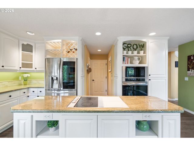 2809 Se MYRTLEWOOD Way, Gresham, OR 97080