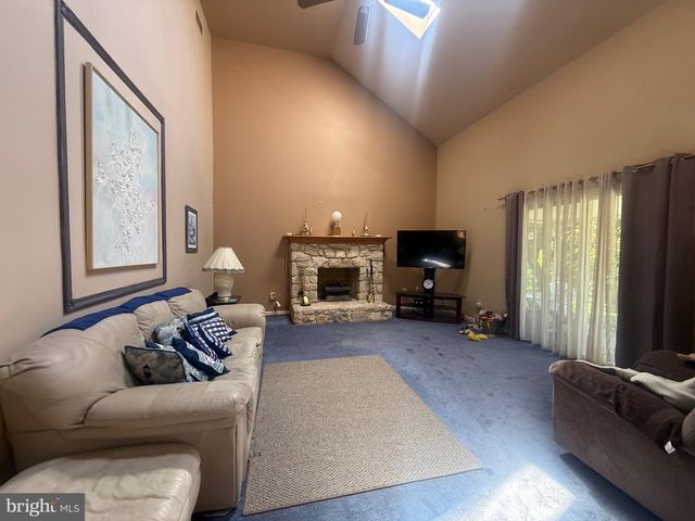 418 WELSFORD RD, Fairless Hills, PA 19030
