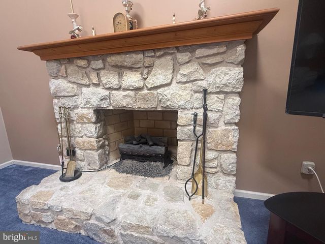 418 WELSFORD RD, Fairless Hills, PA 19030