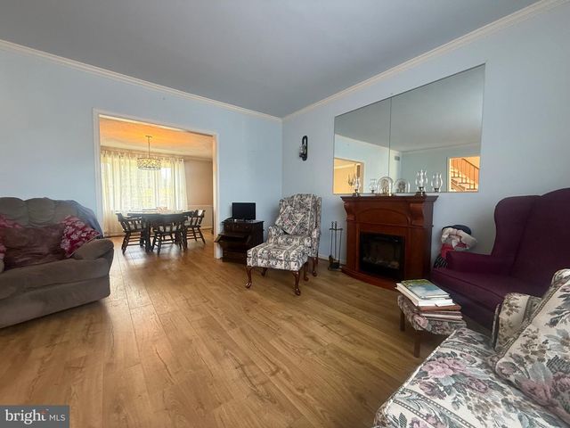 418 WELSFORD RD, Fairless Hills, PA 19030