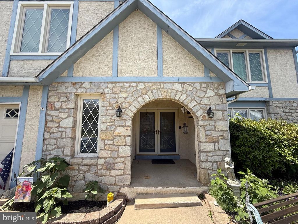 418 WELSFORD RD, Fairless Hills, PA 19030