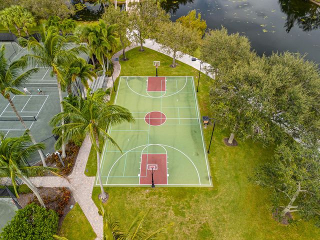 8223 Pine Cay Road, Wellington, FL 33414