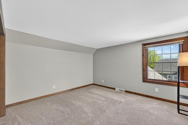 3953 Victoria COURT, New Berlin, WI 53151