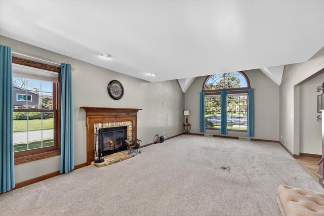 3953 Victoria COURT, New Berlin, WI 53151