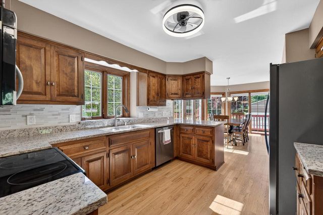 3953 Victoria COURT, New Berlin, WI 53151