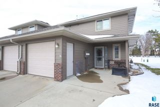 8600 W Grinn Pl Place, Sioux Falls, SD 57106