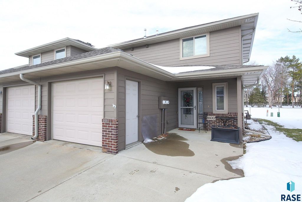 8600 W Grinn Pl Place, Sioux Falls, SD 57106