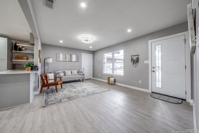 8010 Remuda, San Antonio, TX 78227
