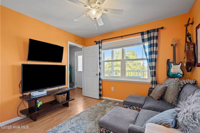 121 Seagull Court, Holly Ridge, NC 28445