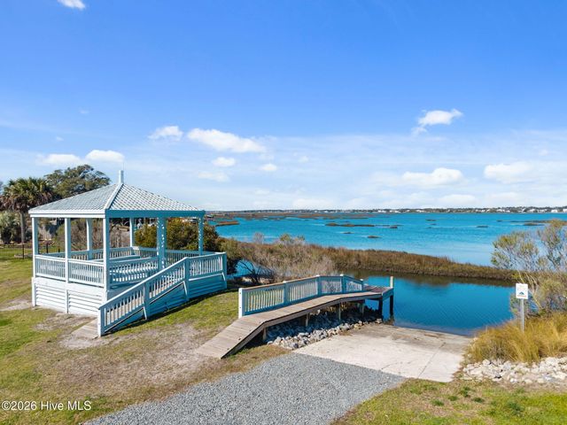 121 Seagull Court, Holly Ridge, NC 28445