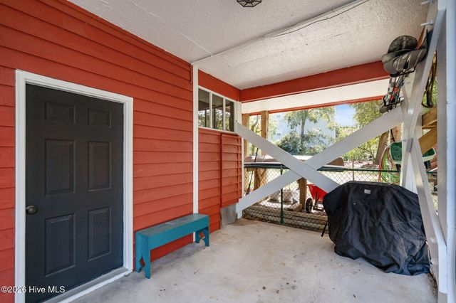 121 Seagull Court, Holly Ridge, NC 28445