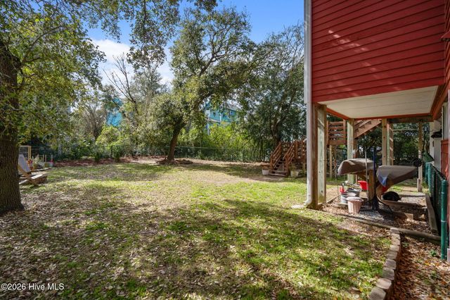 121 Seagull Court, Holly Ridge, NC 28445