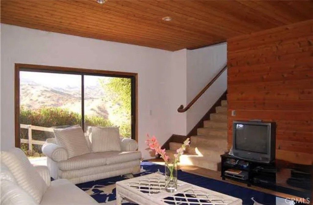 28 Wrangler Lane, Bell Canyon, CA 91307 — photo 4