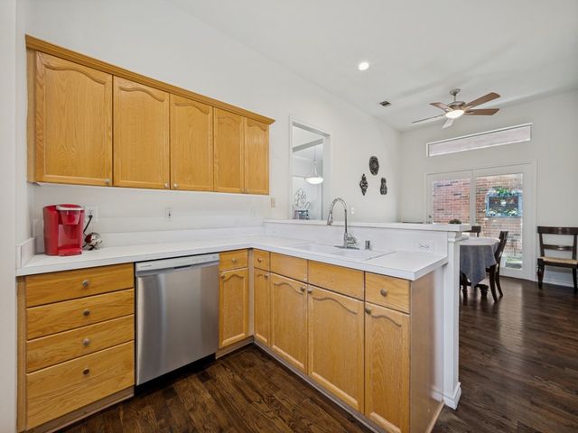 6072 Thursby Avenue, Dallas, TX 75252