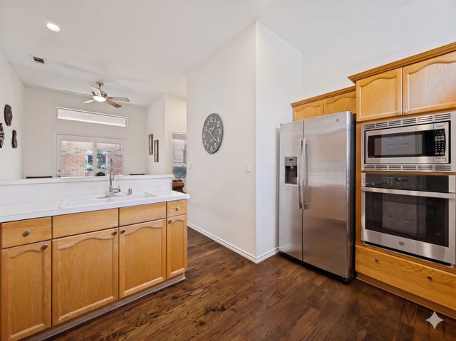 6072 Thursby Avenue, Dallas, TX 75252