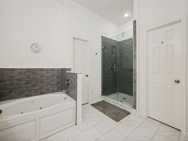 6072 Thursby Avenue, Dallas, TX 75252