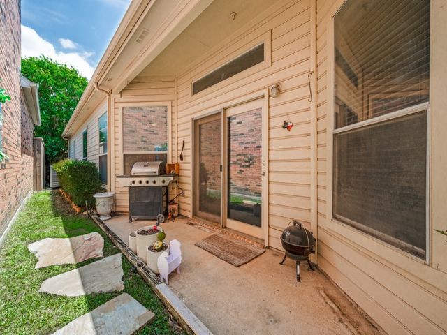 6072 Thursby Avenue, Dallas, TX 75252
