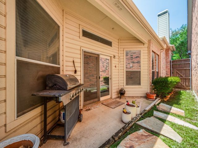 6072 Thursby Avenue, Dallas, TX 75252