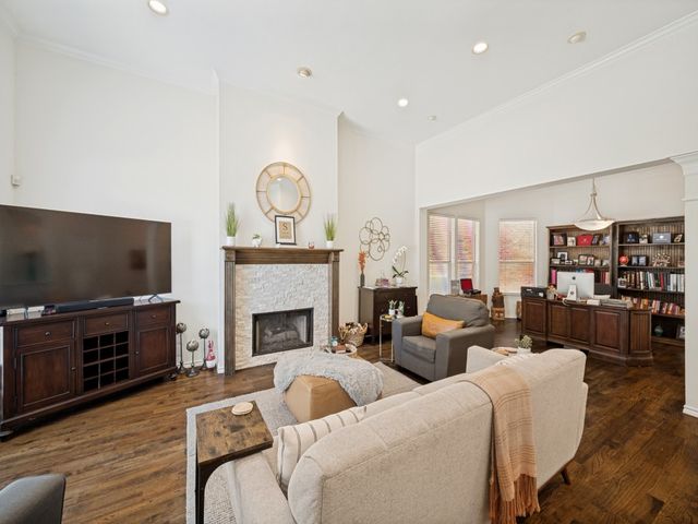 6072 Thursby Avenue, Dallas, TX 75252