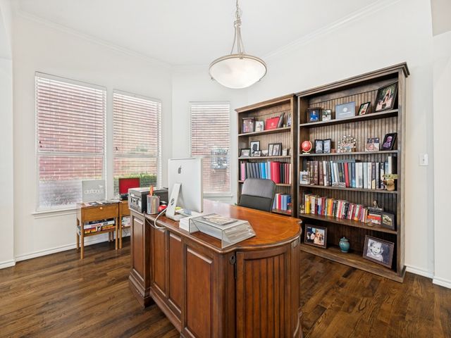 6072 Thursby Avenue, Dallas, TX 75252