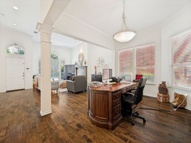 6072 Thursby Avenue, Dallas, TX 75252