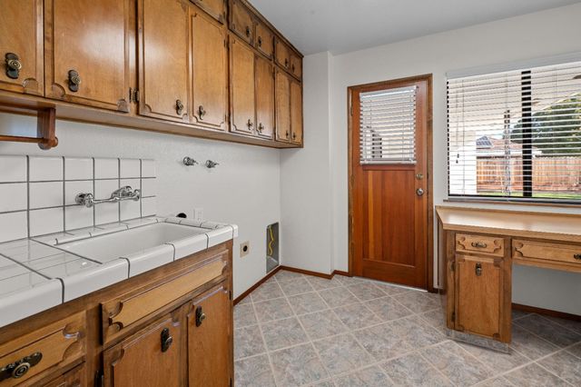 1673 E Cromwell Avenue, Fresno, CA 93720