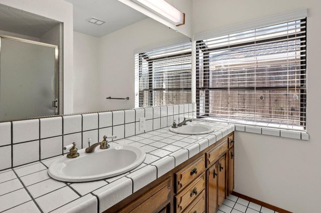 1673 E Cromwell Avenue, Fresno, CA 93720