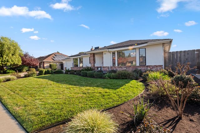 1673 E Cromwell Avenue, Fresno, CA 93720