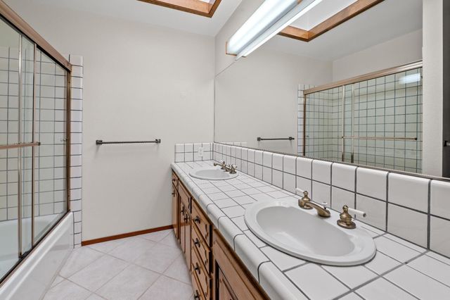 1673 E Cromwell Avenue, Fresno, CA 93720