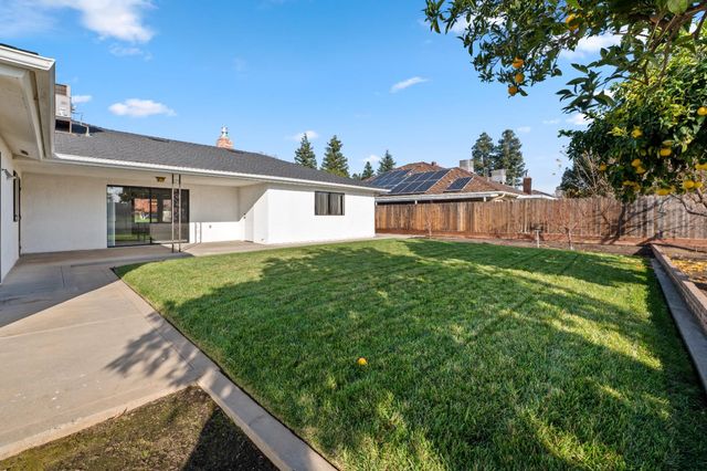1673 E Cromwell Avenue, Fresno, CA 93720