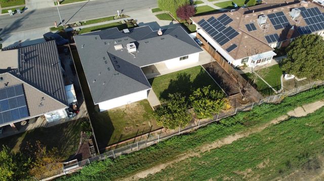 1673 E Cromwell Avenue, Fresno, CA 93720