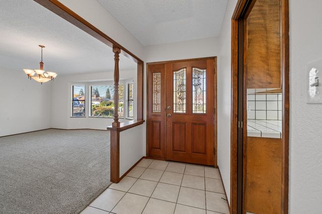 1673 E Cromwell Avenue, Fresno, CA 93720