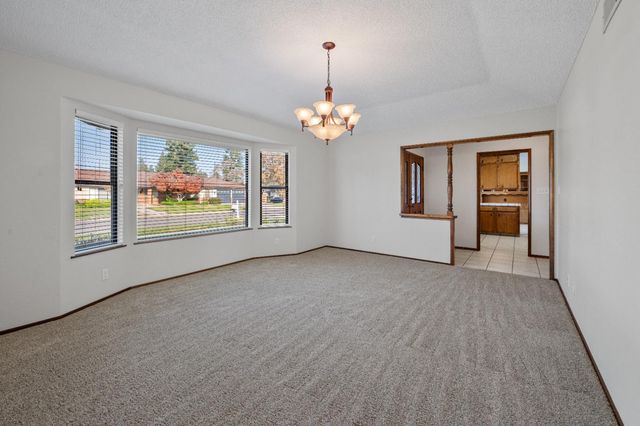 1673 E Cromwell Avenue, Fresno, CA 93720