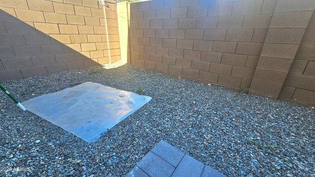 2818 W RED FOX Road, Phoenix, AZ 85085