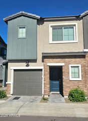 2818 W RED FOX Road, Phoenix, AZ 85085