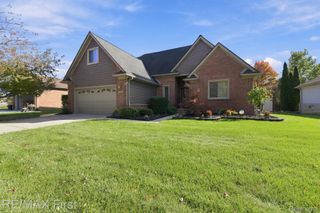 52669 Creekside Drive, Chesterfield Township, MI 48047