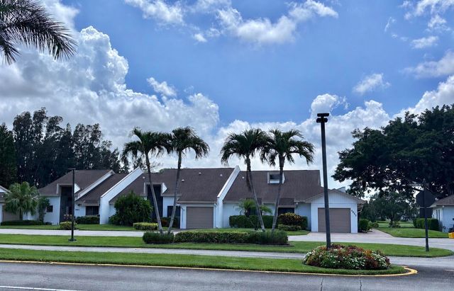4685 Fountains Drive S, Greenacres, FL 33467