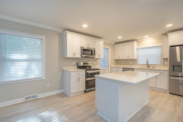 406 Moultrie Square, Anderson, SC 29621