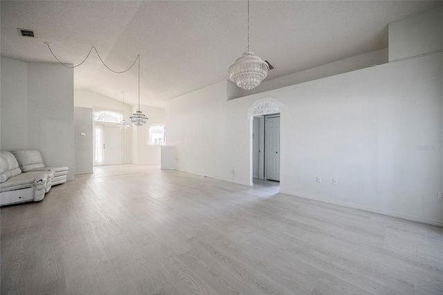 611 CHINA BERRY CIRCLE, Davenport, FL 33837