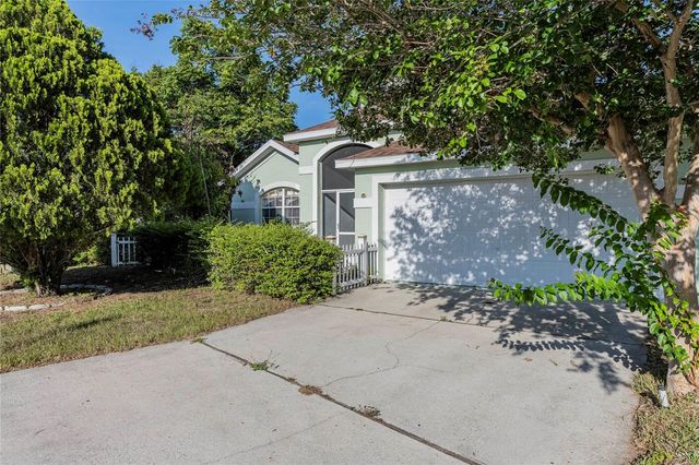 611 CHINA BERRY CIRCLE, Davenport, FL 33837