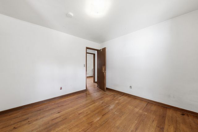 1601 Kenyon Avenue, Des Moines, IA 50315