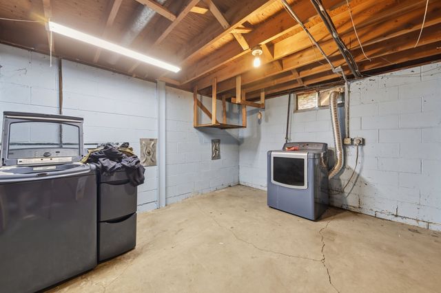 1601 Kenyon Avenue, Des Moines, IA 50315