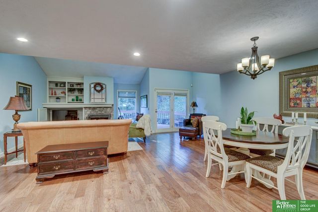 705 N 129 Plaza, Omaha, NE 68154