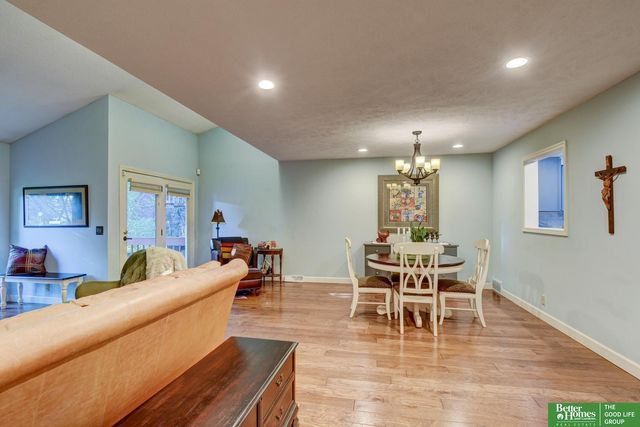 705 N 129 Plaza, Omaha, NE 68154